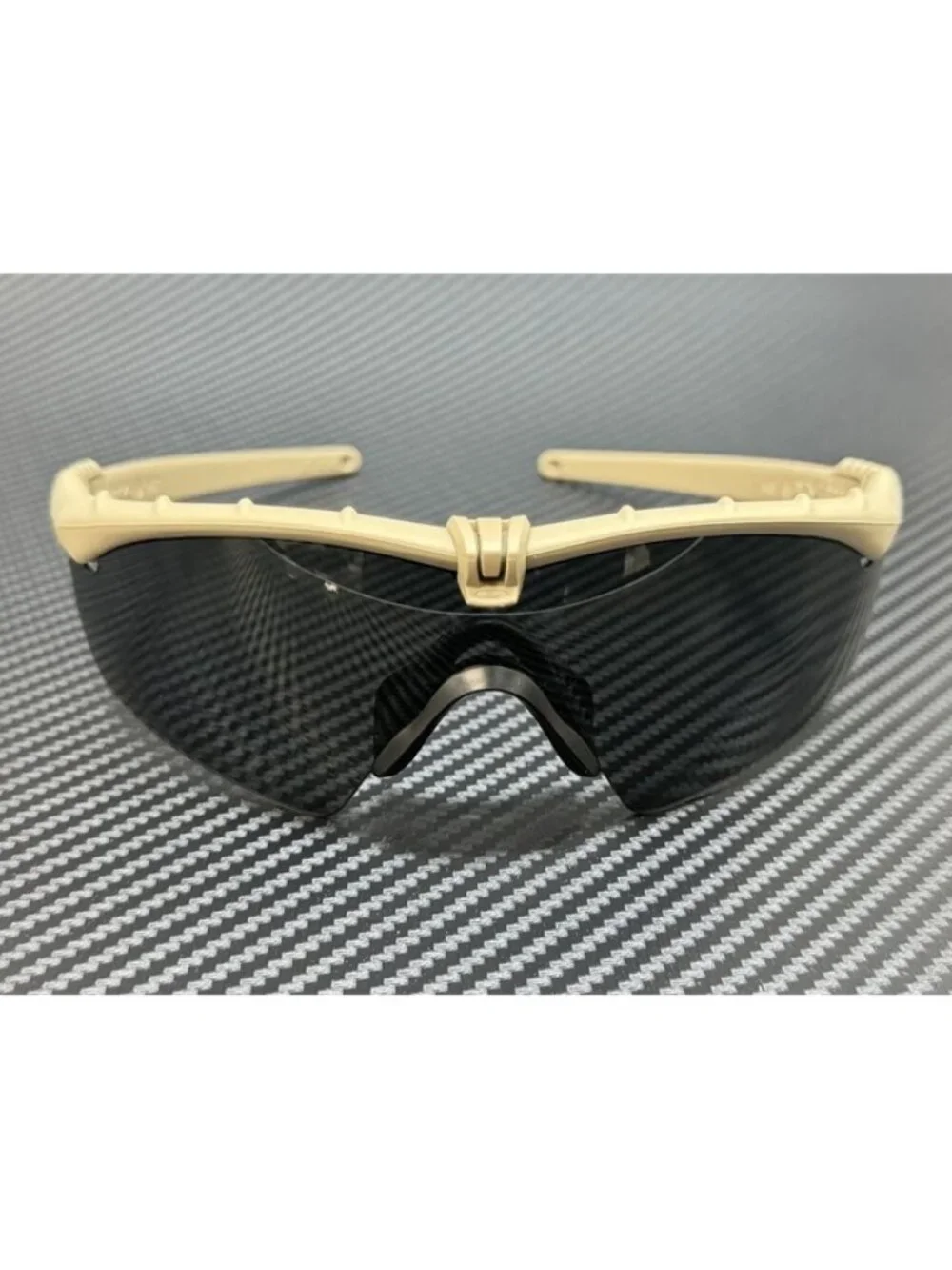 New Oakley Men Dark Bone Sunglasses 68-22-135
